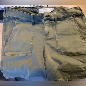 Torrid utility short. NWT sz14, army green